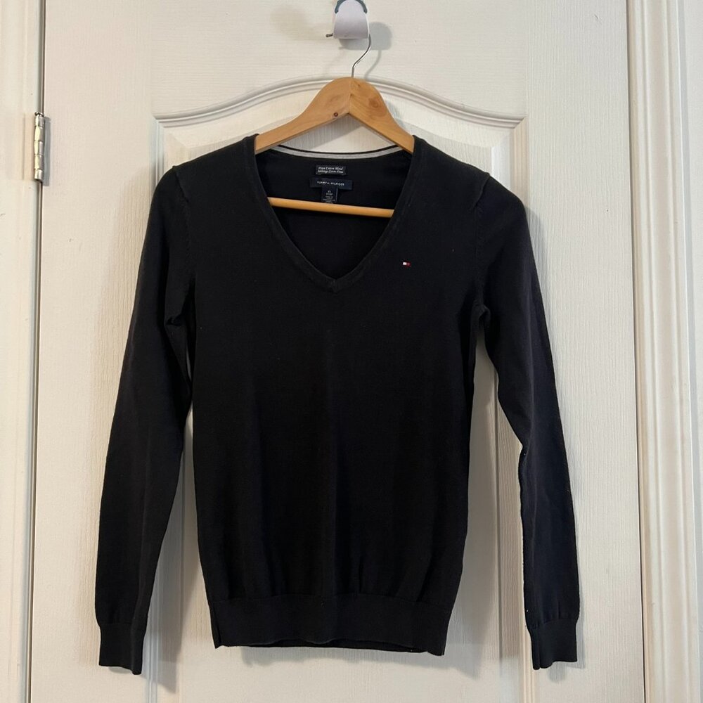 ⭐️ $5, spend over $20 XS TP Tommy Hilfiger V-neck long sleeve Pima Cotton Blend